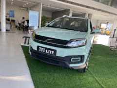 探店对比，最高351km续航，价差5千多，哪吒V与云度π1 LITE谁更值得入手